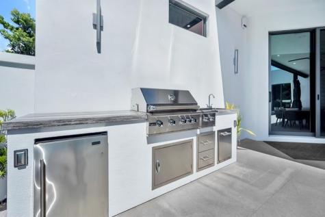 300 NE 21st Court Wilton Manors FL 33305