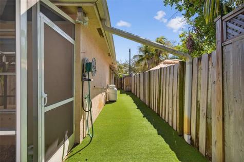 1383 NE 27th Street Pompano Beach FL 33064