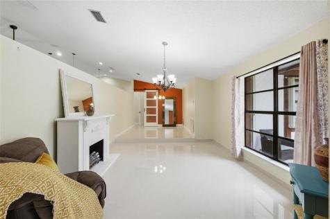 10949 NW 1st Manor Coral Springs FL 33071