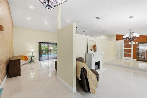 10949 NW 1st Manor Coral Springs FL 33071