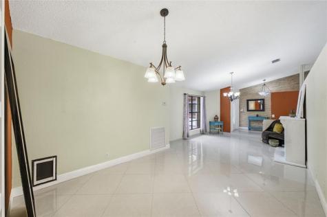 10949 NW 1st Manor Coral Springs FL 33071