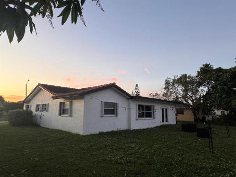 7610 NW 66th Terrace Tamarac FL 33321