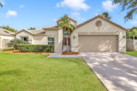 24 Dogwood Circle Boynton Beach FL 33436