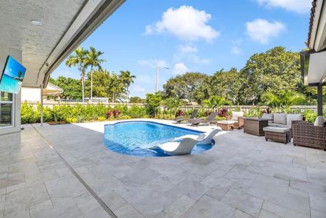 24 Dogwood Circle Boynton Beach FL 33436