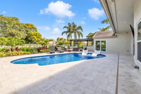 24 Dogwood Circle Boynton Beach FL 33436