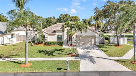 24 Dogwood Circle Boynton Beach FL 33436