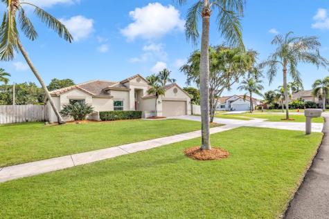 24 Dogwood Circle Boynton Beach FL 33436