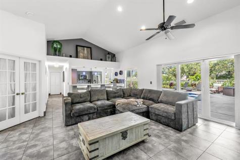 24 Dogwood Circle Boynton Beach FL 33436