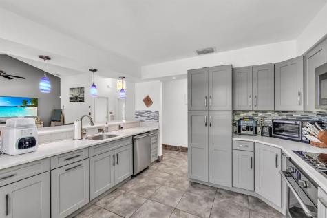 24 Dogwood Circle Boynton Beach FL 33436