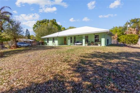 2321 NW 4th Street Okeechobee FL 34972