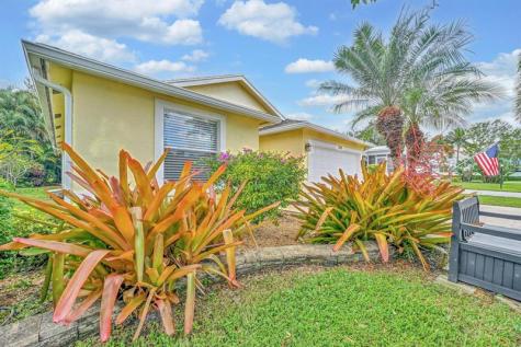 2870 SW Versailles Terrace Stuart FL 34997