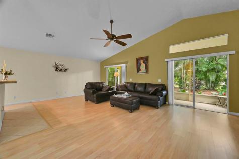 2870 SW Versailles Terrace Stuart FL 34997