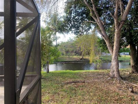 320 NW 115th Way Coral Springs FL 33071