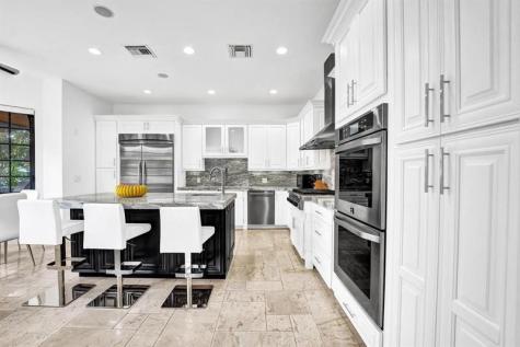 2340 NE 47th Street Lighthouse Point FL 33064
