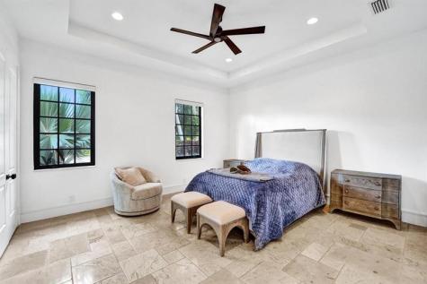 2340 NE 47th Street Lighthouse Point FL 33064