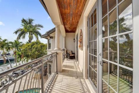 2340 NE 47th Street Lighthouse Point FL 33064