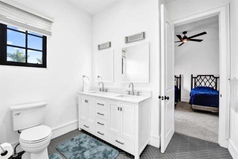 2340 NE 47th Street Lighthouse Point FL 33064