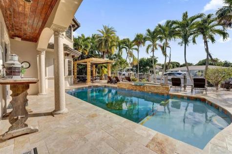 2340 NE 47th Street Lighthouse Point FL 33064