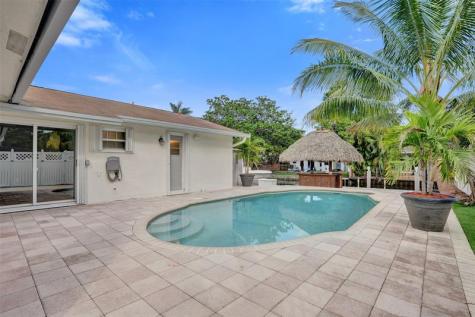 2052 SW 28th Way Fort Lauderdale FL 33312