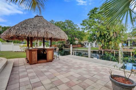 2052 SW 28th Way Fort Lauderdale FL 33312