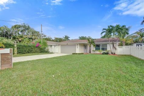 2052 SW 28th Way Fort Lauderdale FL 33312