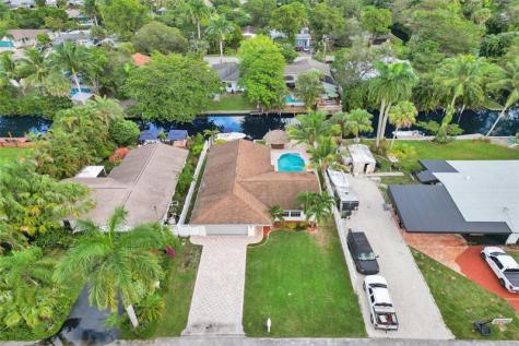 2052 SW 28th Way Fort Lauderdale FL 33312