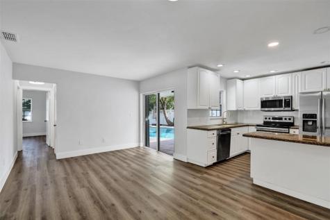 2052 SW 28th Way Fort Lauderdale FL 33312