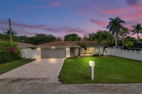 2052 SW 28th Way Fort Lauderdale FL 33312