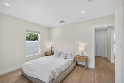 520 36TH Street West Palm Beach FL 33407