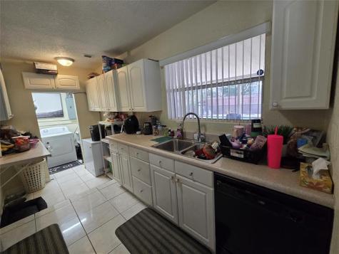 413 SW 73rd Avenue North Lauderdale FL 33068
