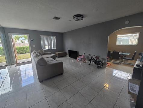 413 SW 73rd Avenue North Lauderdale FL 33068