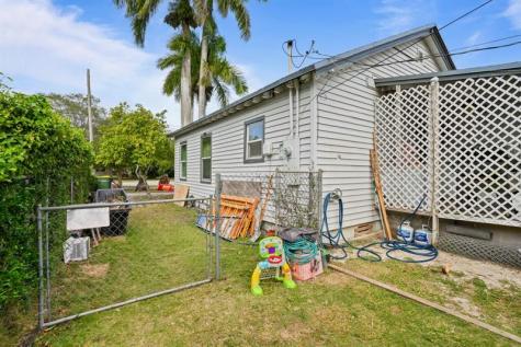 708 NW 15th Street Homestead FL 33030