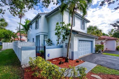 7515 NW 3rd Street Plantation FL 33317