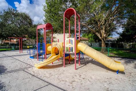 7515 NW 3rd Street Plantation FL 33317