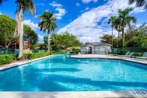 7515 NW 3rd Street Plantation FL 33317