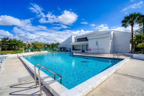7515 NW 3rd Street Plantation FL 33317