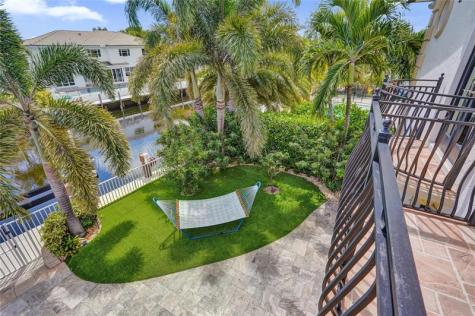 4930 NE 27th Terrace Lighthouse Point FL 33064