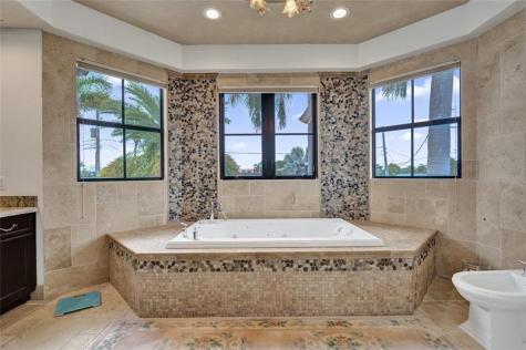 4930 NE 27th Terrace Lighthouse Point FL 33064