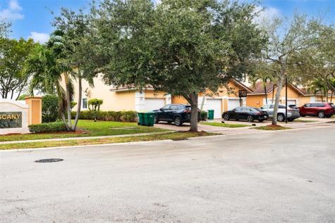 5722 Tuscany Terrace Tamarac FL 33321