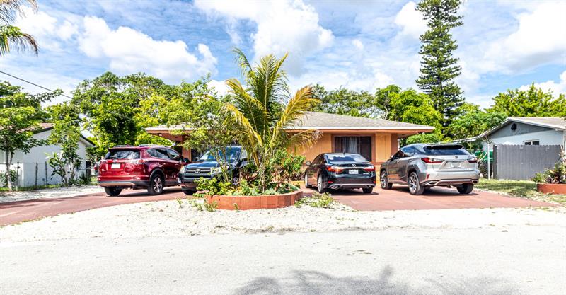 661 SW 28th Way Fort Lauderdale FL 33312