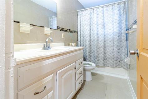 661 SW 28th Way Fort Lauderdale FL 33312