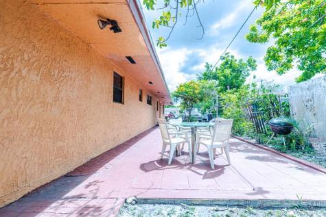 661 SW 28th Way Fort Lauderdale FL 33312