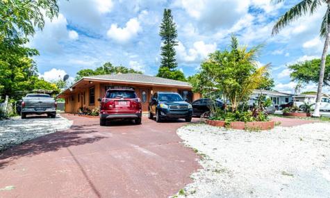 661 SW 28th Way Fort Lauderdale FL 33312