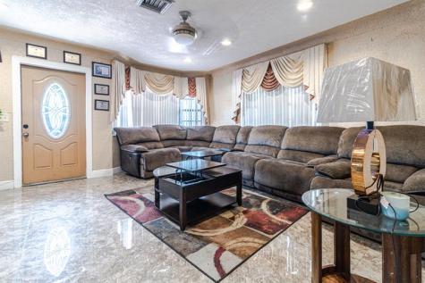 661 SW 28th Way Fort Lauderdale FL 33312