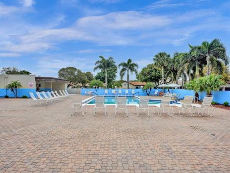 2359 SW 16th Drive Deerfield Beach FL 33442
