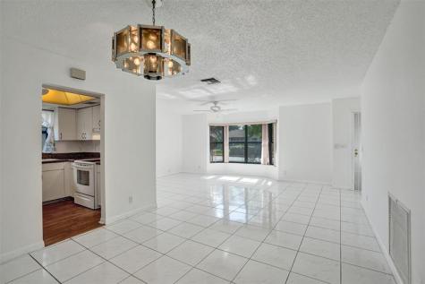 2359 SW 16th Drive Deerfield Beach FL 33442