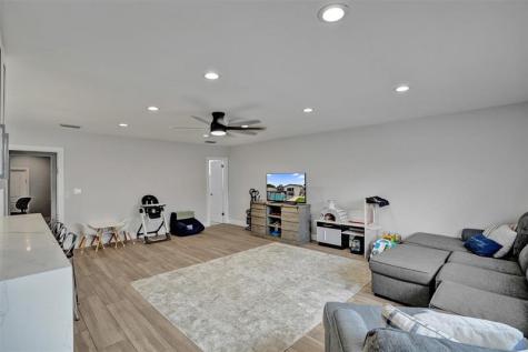 3991 N 41st Court Hollywood FL 33021