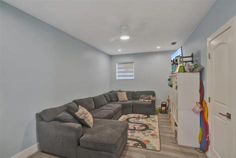 3991 N 41st Court Hollywood FL 33021