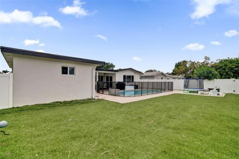 3991 N 41st Court Hollywood FL 33021