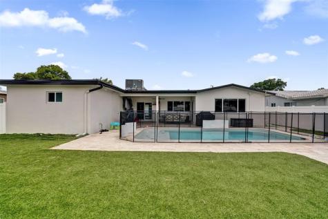 3991 N 41st Court Hollywood FL 33021